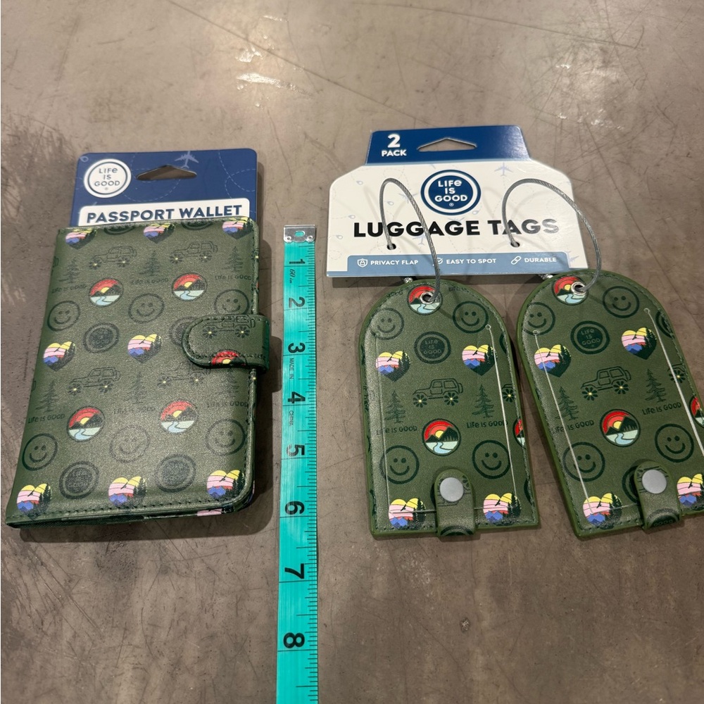 Life Is Good Green Travel Set w/ Passport Wallet& 2 Luggage Tags-travel in style